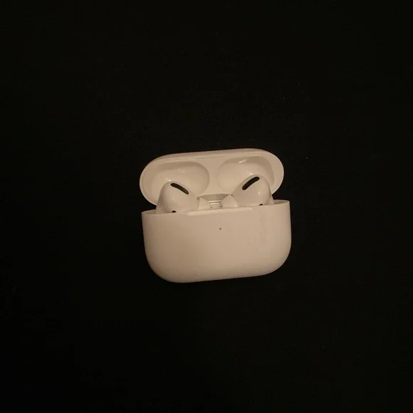 Apple White Earbud Headphones with Compact Design and Smooth Finish